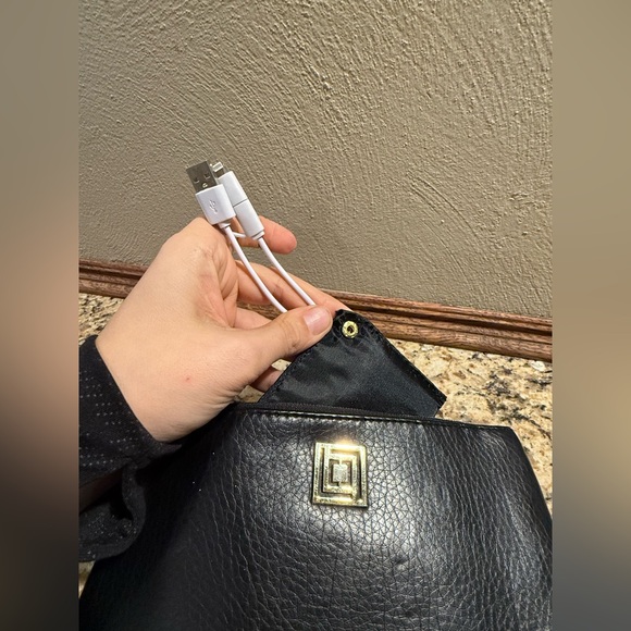 Liz Claiborne wristlet with charger - Picture 3 of 6